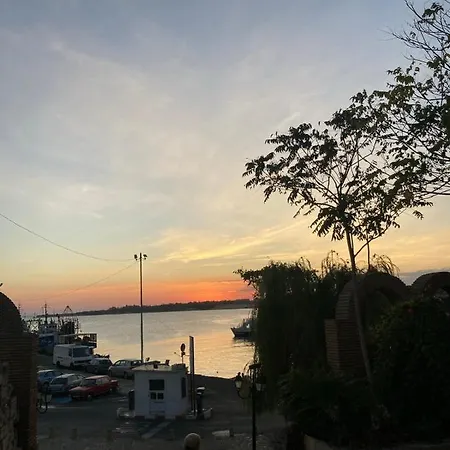 Marina Cape Отель Ахелой